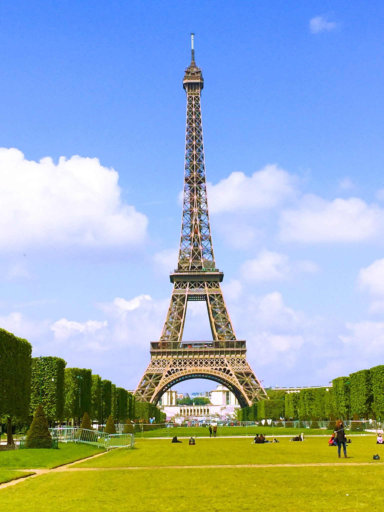 life-around-us-eiffel-tower